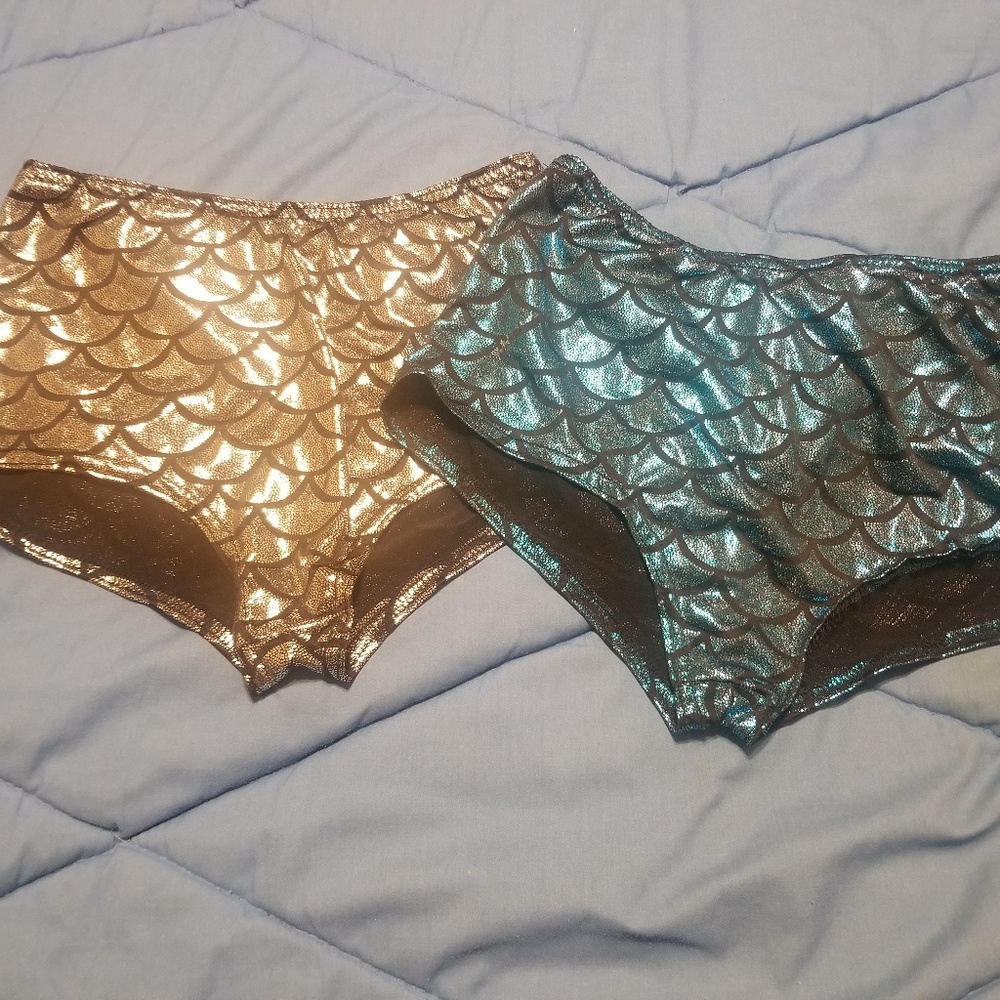 2 pair Mermaid print pole shorts size XL